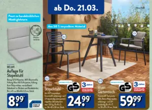 Werbebild für Gartenmöbel mit einem BELAVI Stapelstuhl aus 50% recyceltem Kunststoff und einem BELAVI Gartentisch, beide mit GS-geprüfter Herstellergarantie von drei Jahren. Der Stapelstuhl wird für 24,99 Euro und der Gartentisch für 59,99 Euro angeboten. Auf dem Bild ist auch eine Auflage für den Stapelstuhl zu sehen, die zu handelsüblichen Niedriglehnen passt und für 8,99 Euro erhältlich ist. Hintergrund zeigt eine Terrassenszene mit Holzboden, Pflanzen und dekorativen Lichterketten.